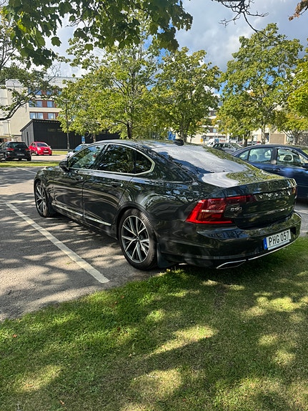 Volvo S90 2 of 13