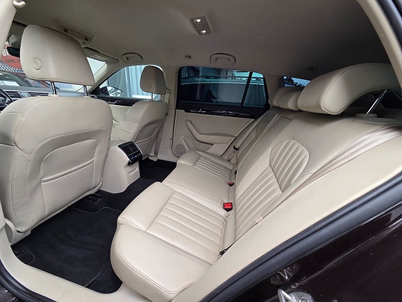Skoda Superb 14 of 18