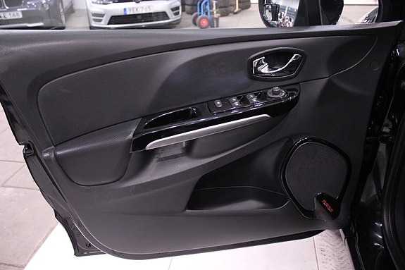 Renault Clio 26 of 26