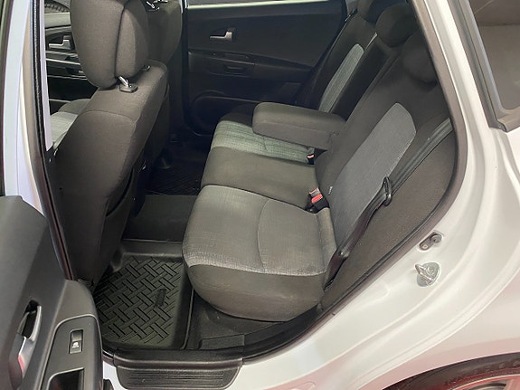 Kia Ceed 12 of 19