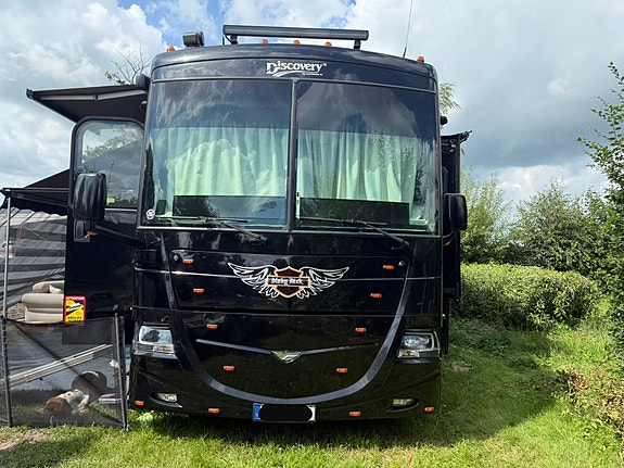 Fleetwood Discovery 39 V 2 of 30