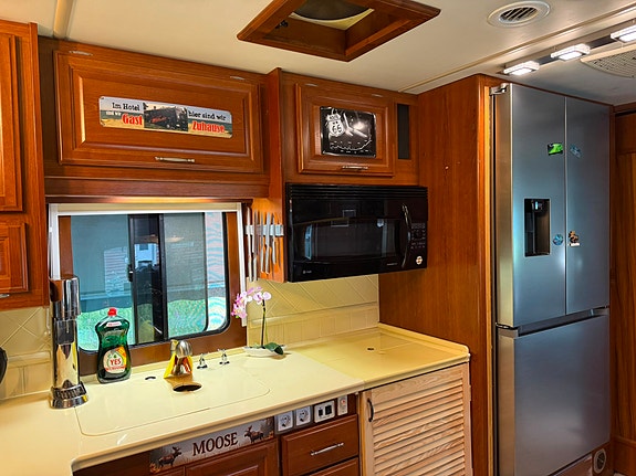 Fleetwood Discovery 39 V 22 of 30