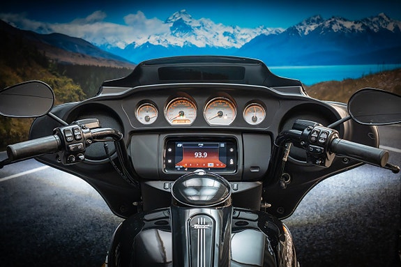 Harley-Davidson Street Glide (FLHX) 7 of 16