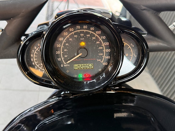 Harley-Davidson VRSCDXN Night Rod Special Acrapovic. Nybesiktigad 16 of 17