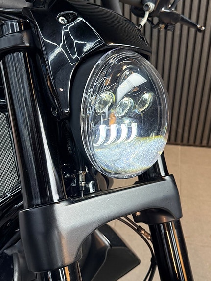 Harley-Davidson VRSCDXN Night Rod Special Acrapovic. Nybesiktigad 7 of 17