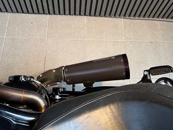 Harley-Davidson VRSCDXN Night Rod Special Acrapovic. Nybesiktigad 14 of 17