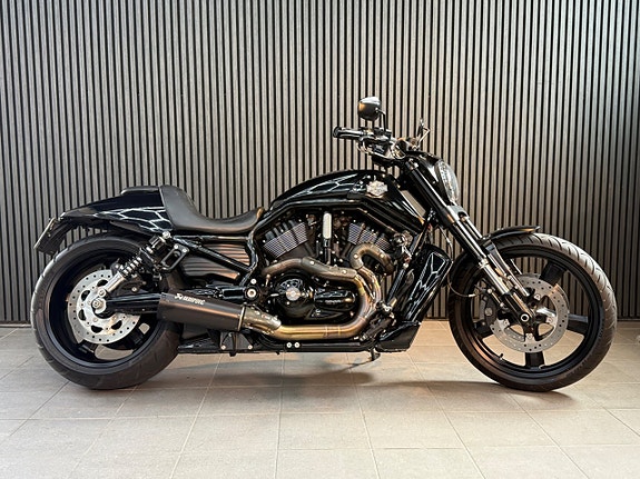 Harley-Davidson VRSCDXN Night Rod Special Acrapovic. Nybesiktigad 5 of 17