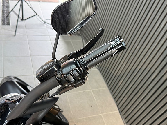 Harley-Davidson VRSCDXN Night Rod Special Acrapovic. Nybesiktigad 15 of 17