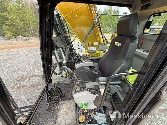 Grävmaskin CAT 323FL 12 of 27