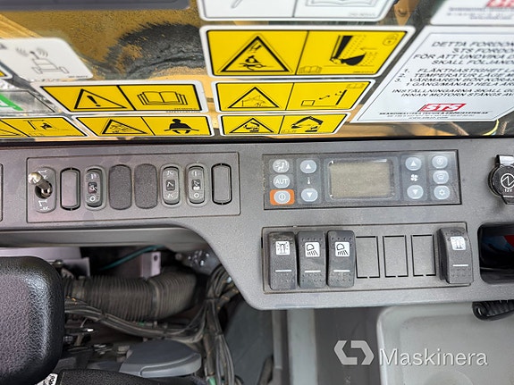 Grävmaskin CAT 323FL 25 of 27