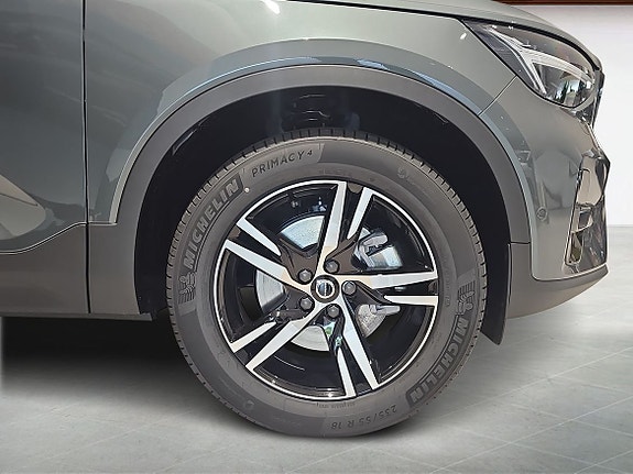 Volvo XC40 9 of 14