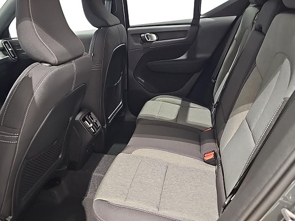 Volvo XC40 6 of 14