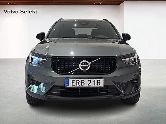 Volvo XC40 8 of 14
