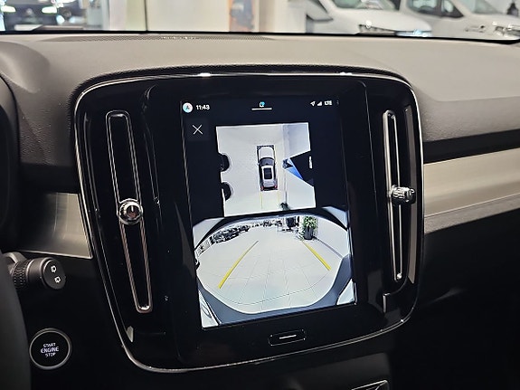 Volvo XC40 12 of 14