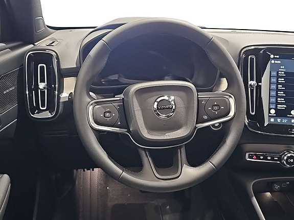 Volvo XC40 10 of 14