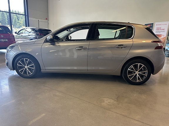Peugeot 308 4 of 17
