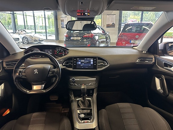 Peugeot 308 15 of 17