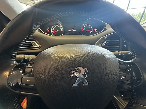 Peugeot 308 9 of 17