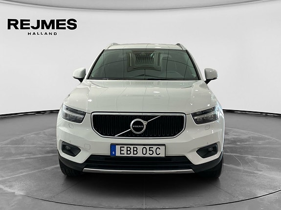 Volvo XC40 9 of 14
