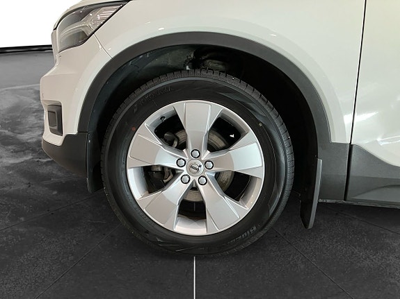 Volvo XC40 10 of 14