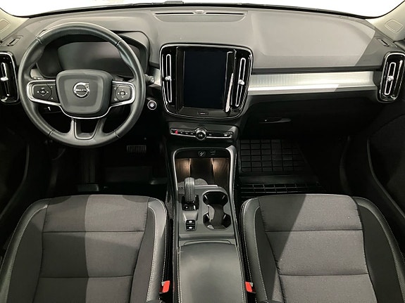 Volvo XC40 6 of 14