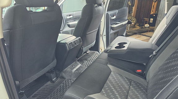 Toyota Tundra 11 of 16