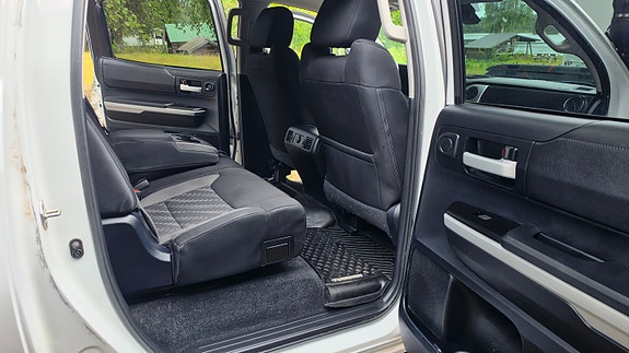 Toyota Tundra 9 of 16