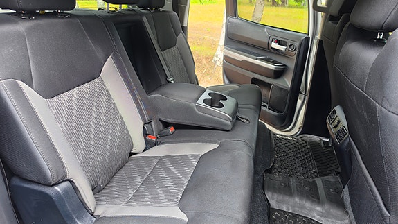 Toyota Tundra 10 of 16