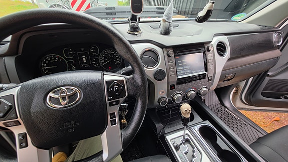 Toyota Tundra 15 of 16