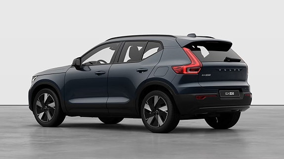 Volvo EX40 3 of 5