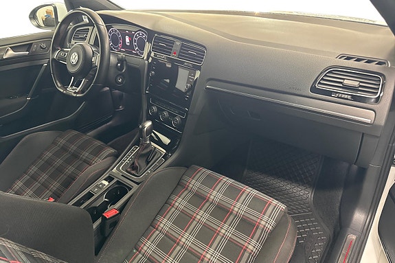Volkswagen Golf I 14 of 22
