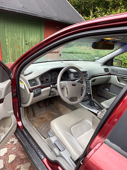 Volvo S80 3 of 4