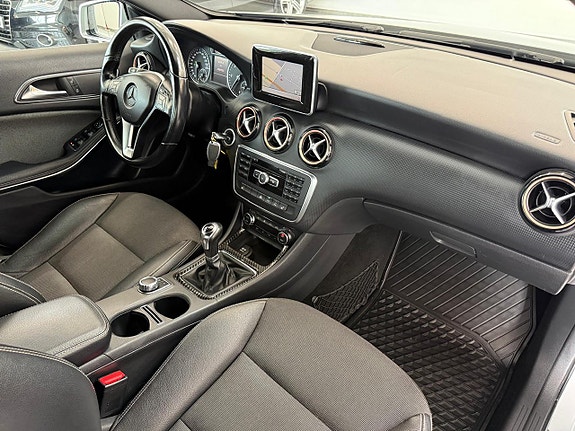 Mercedes-Benz A180 10 of 24
