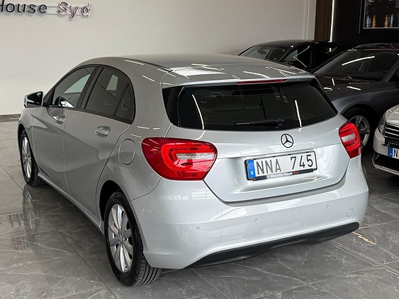 Mercedes-Benz A180 3 of 24