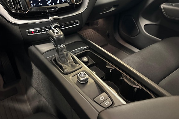 Volvo XC60 13 of 24