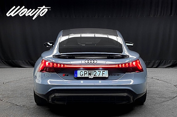 Audi e-tron 6 of 26