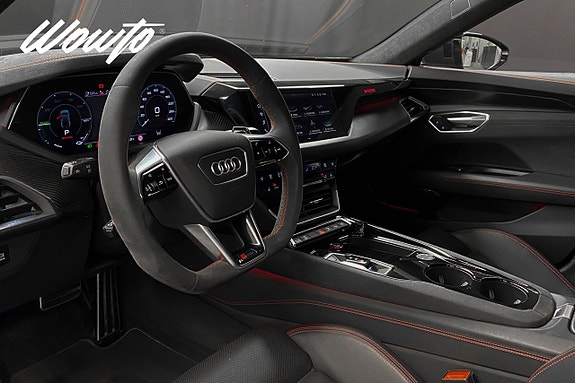 Audi e-tron 8 of 26