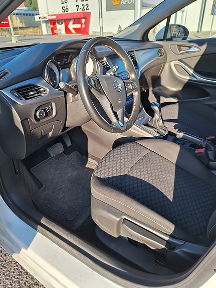 Opel Astra 5 of 6