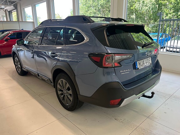Subaru Outback 3 of 7