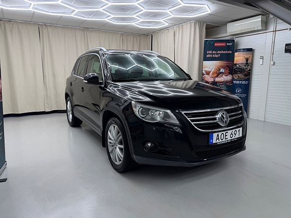 Volkswagen Tiguan 3 of 23
