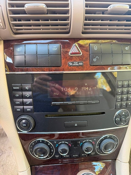 Mercedes-Benz C240 23 of 23