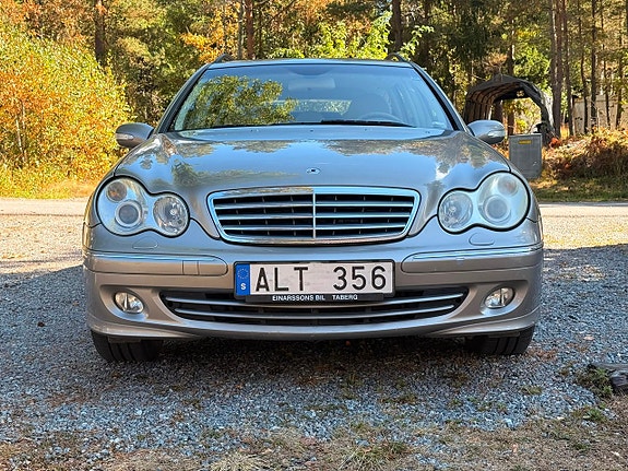 Mercedes-Benz C240 6 of 23
