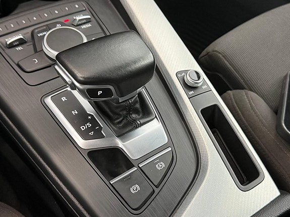 Audi A4 13 of 25