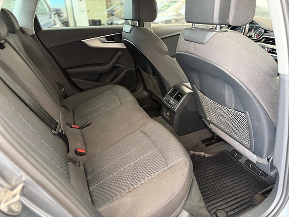 Audi A4 24 of 25