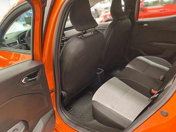 Renault Clio 7 of 9