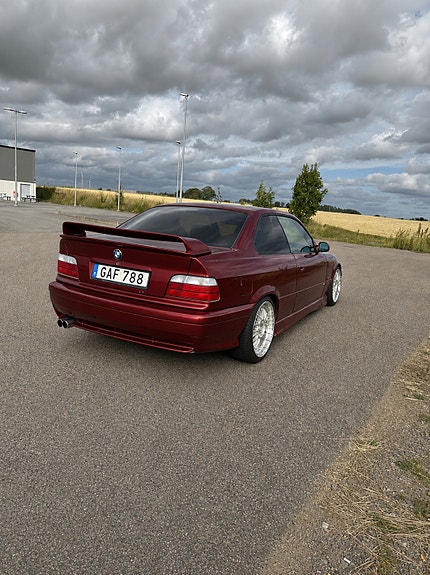 BMW 323i 2 of 2
