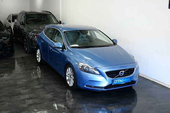 Volvo V40 5 of 23