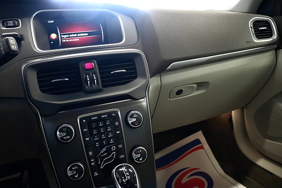 Volvo V40 15 of 23
