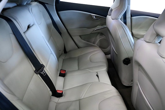 Volvo V40 9 of 23