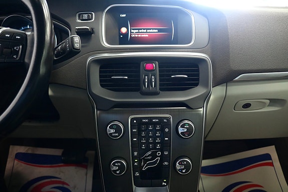 Volvo V40 16 of 23